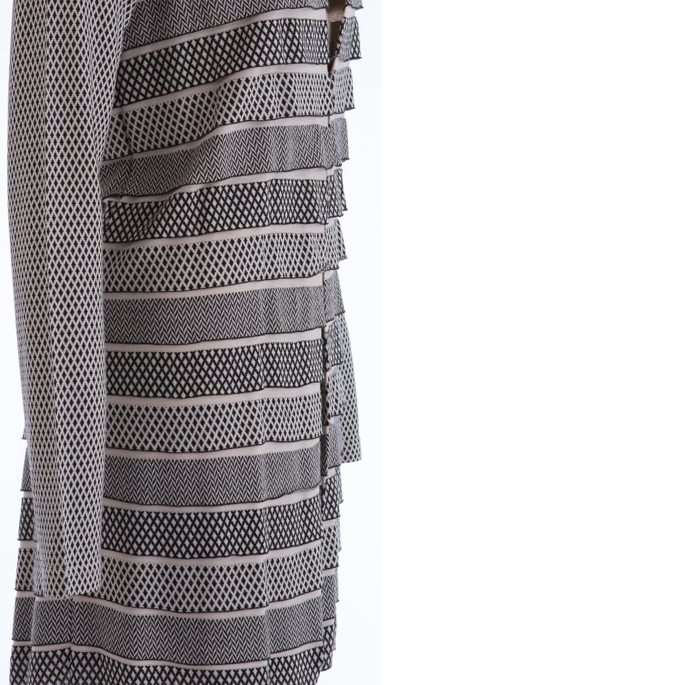 Riani Geometric Print Tiered Waffle Long Cardigan Beige & Black - Image 4