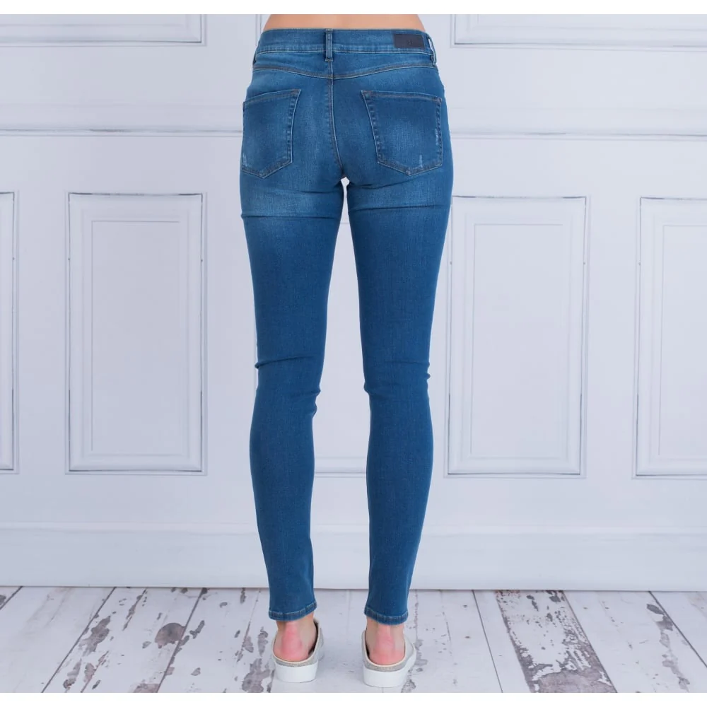 Riani Skinny Jean With Slight Distressed Detail Mid Wash Denim - Image 4